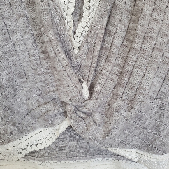 Abercrombie Kids Ribbed Grey Sweater with Twisted Back - Picture 9 of 11